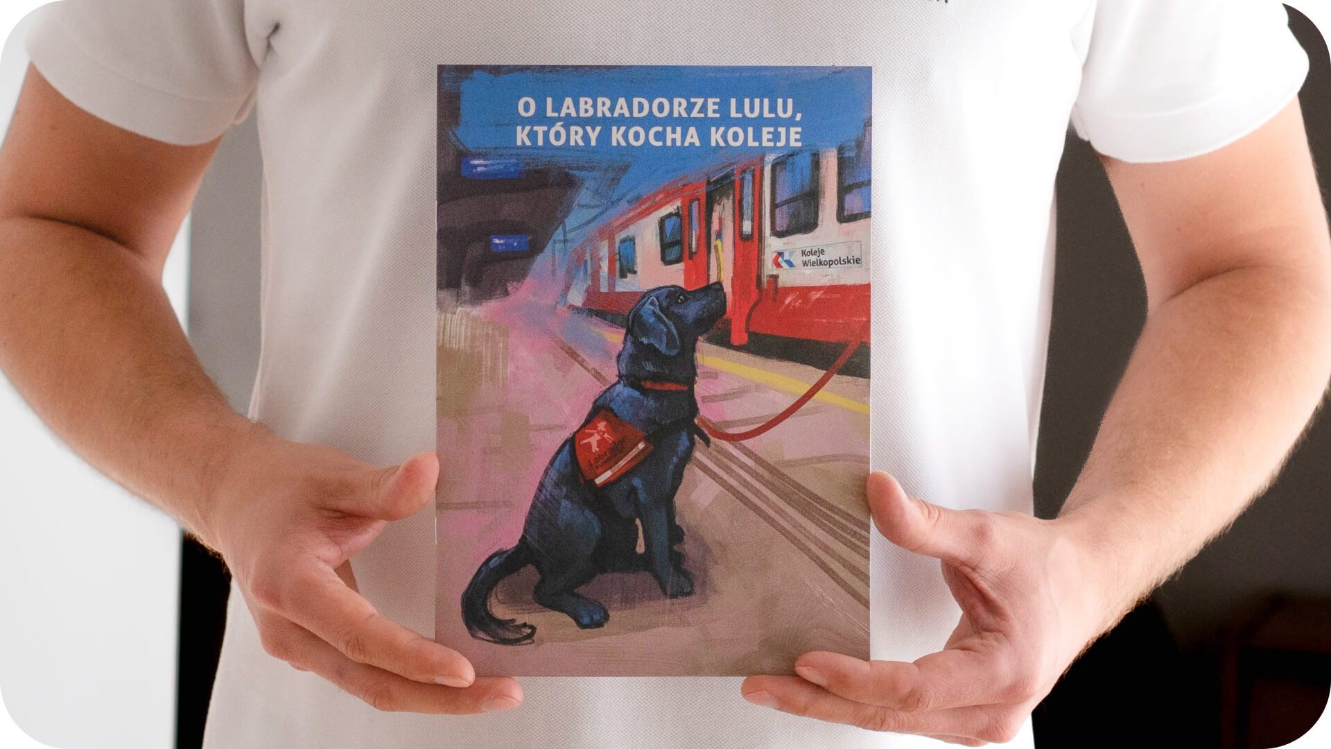 „O labradorze Lulu, który kocha koleje”